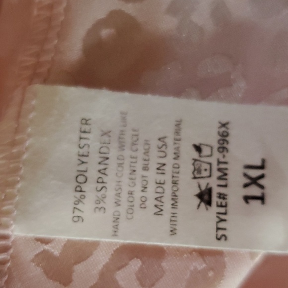 Love It Pink Leopard Lace Top - Picture 6 of 6